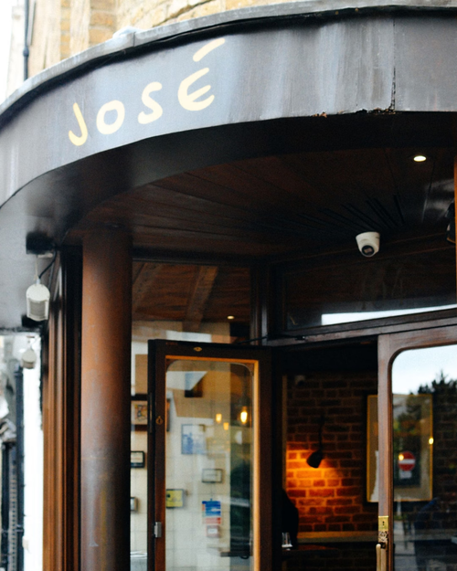 José